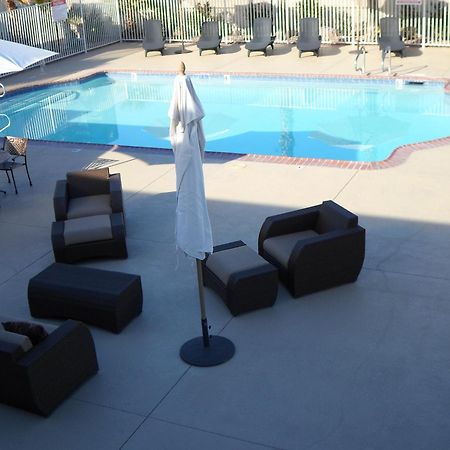 Howard Johnson By Wyndham Las Vegas Near The Strip Εξωτερικό φωτογραφία