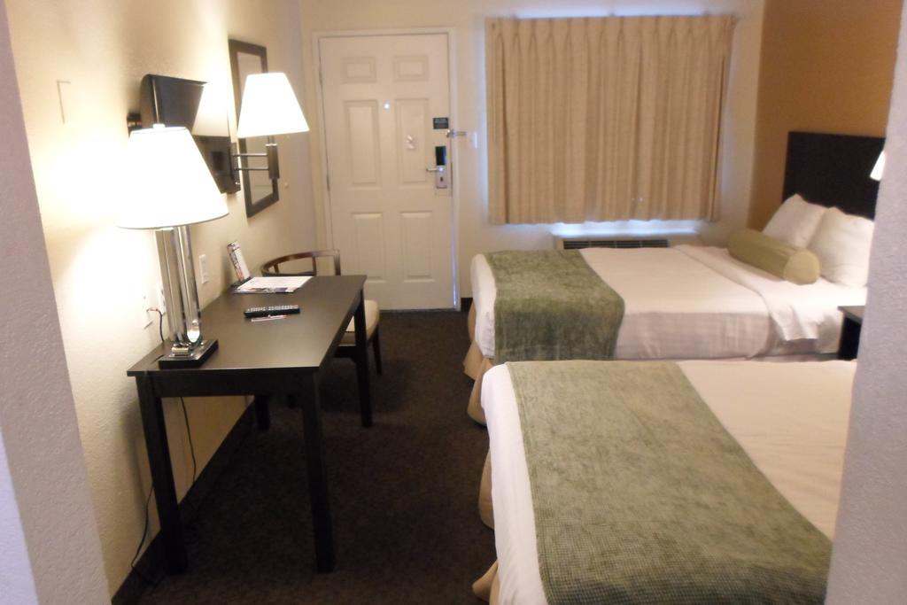 Howard Johnson By Wyndham Las Vegas Near The Strip Εξωτερικό φωτογραφία
