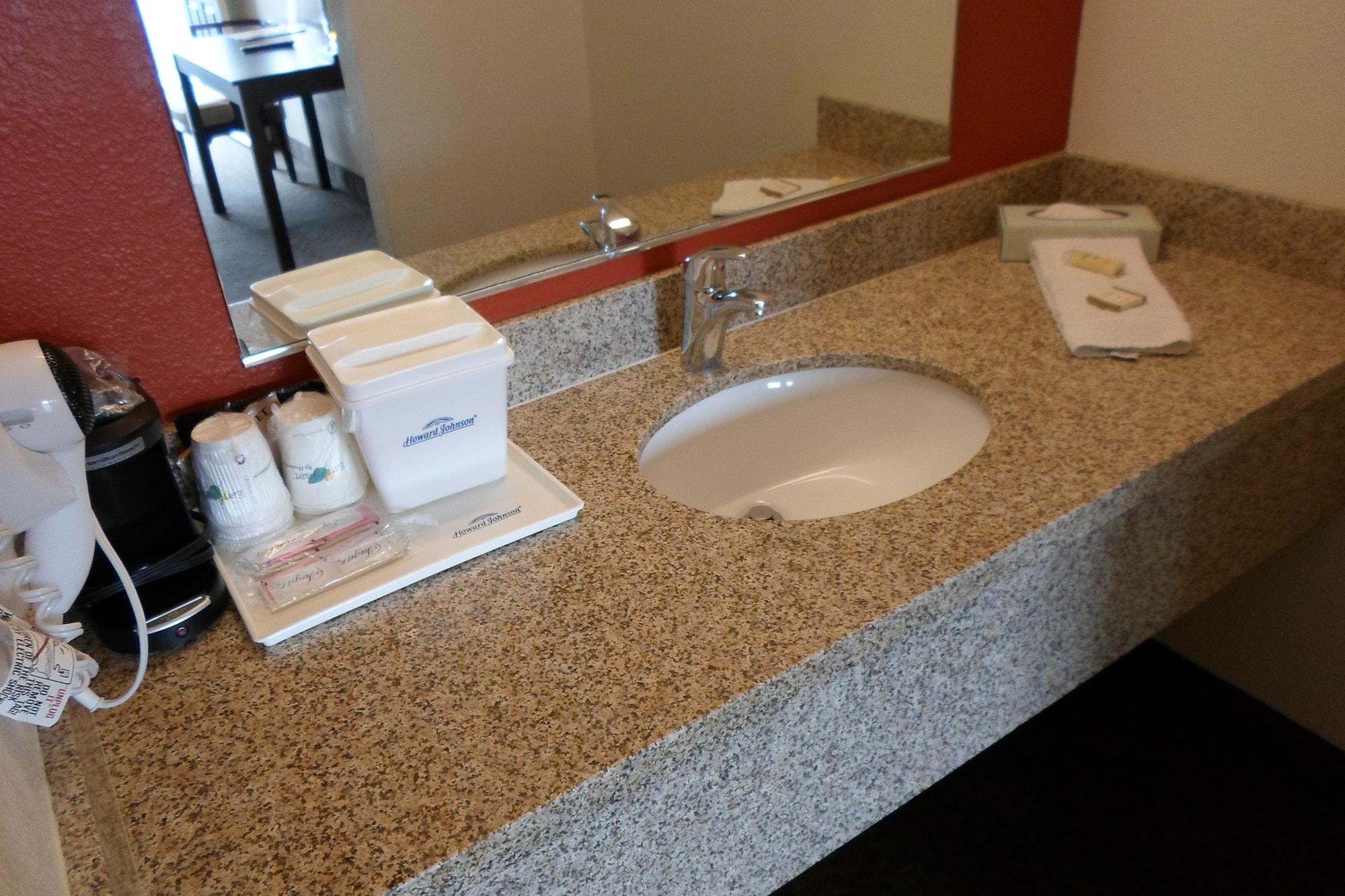 Howard Johnson By Wyndham Las Vegas Near The Strip Εξωτερικό φωτογραφία