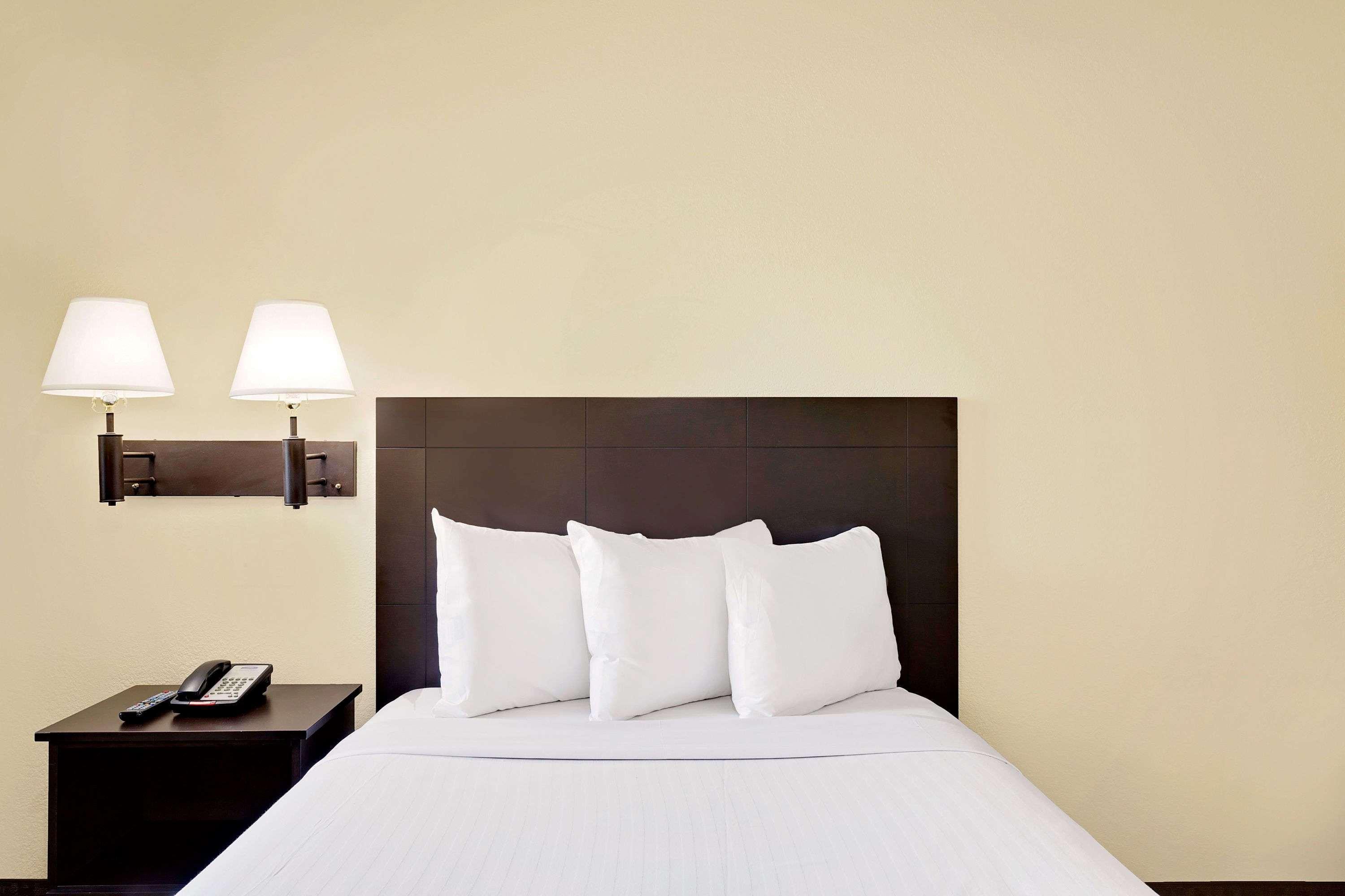 Howard Johnson By Wyndham Las Vegas Near The Strip Εξωτερικό φωτογραφία