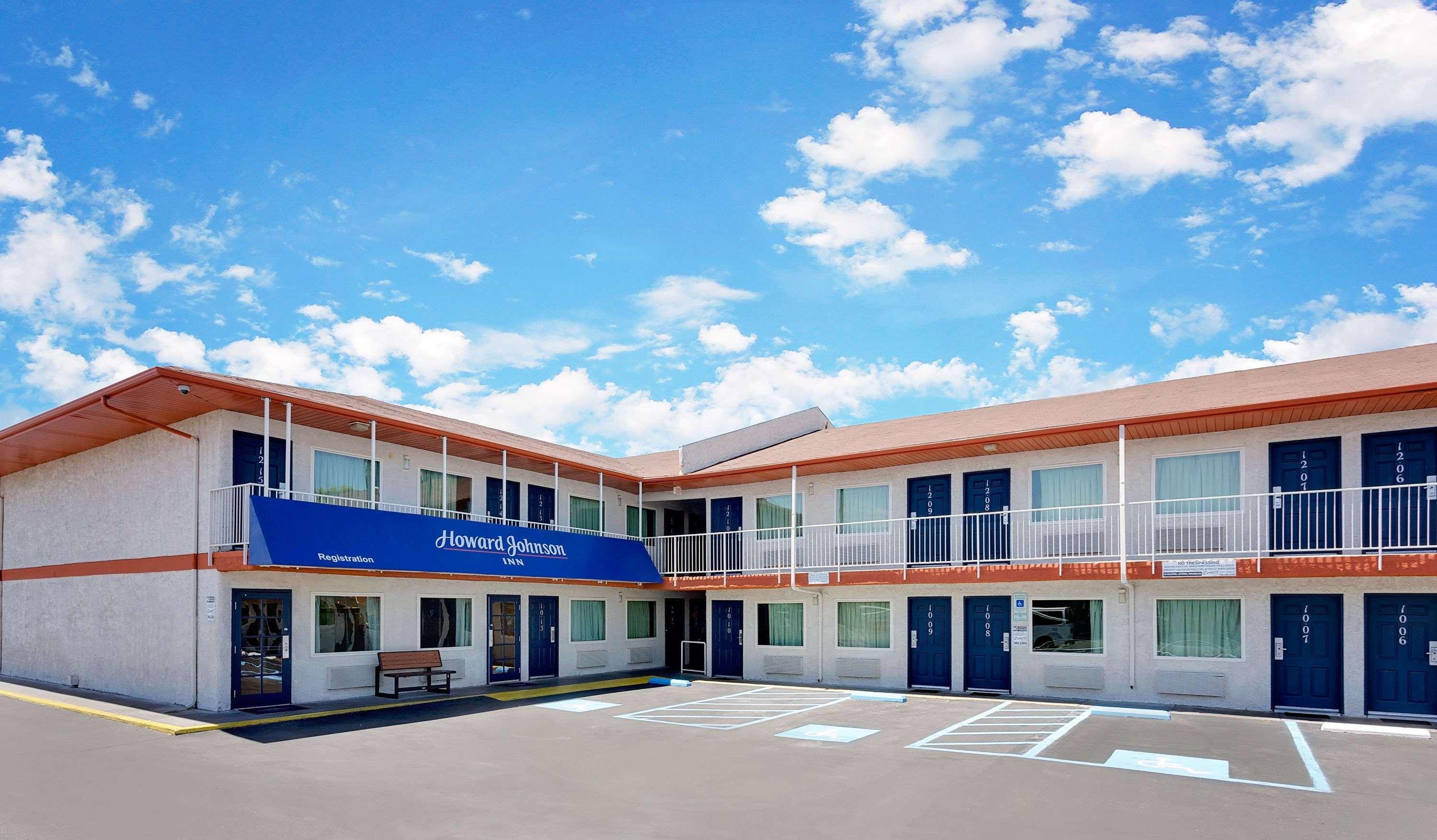 Howard Johnson By Wyndham Las Vegas Near The Strip Εξωτερικό φωτογραφία