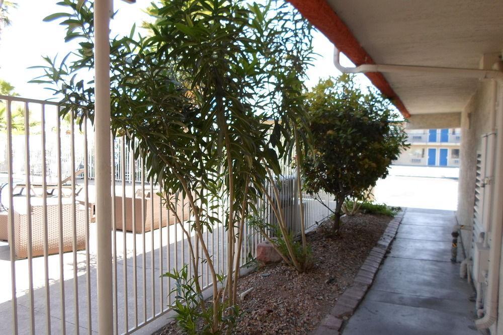 Howard Johnson By Wyndham Las Vegas Near The Strip Εξωτερικό φωτογραφία