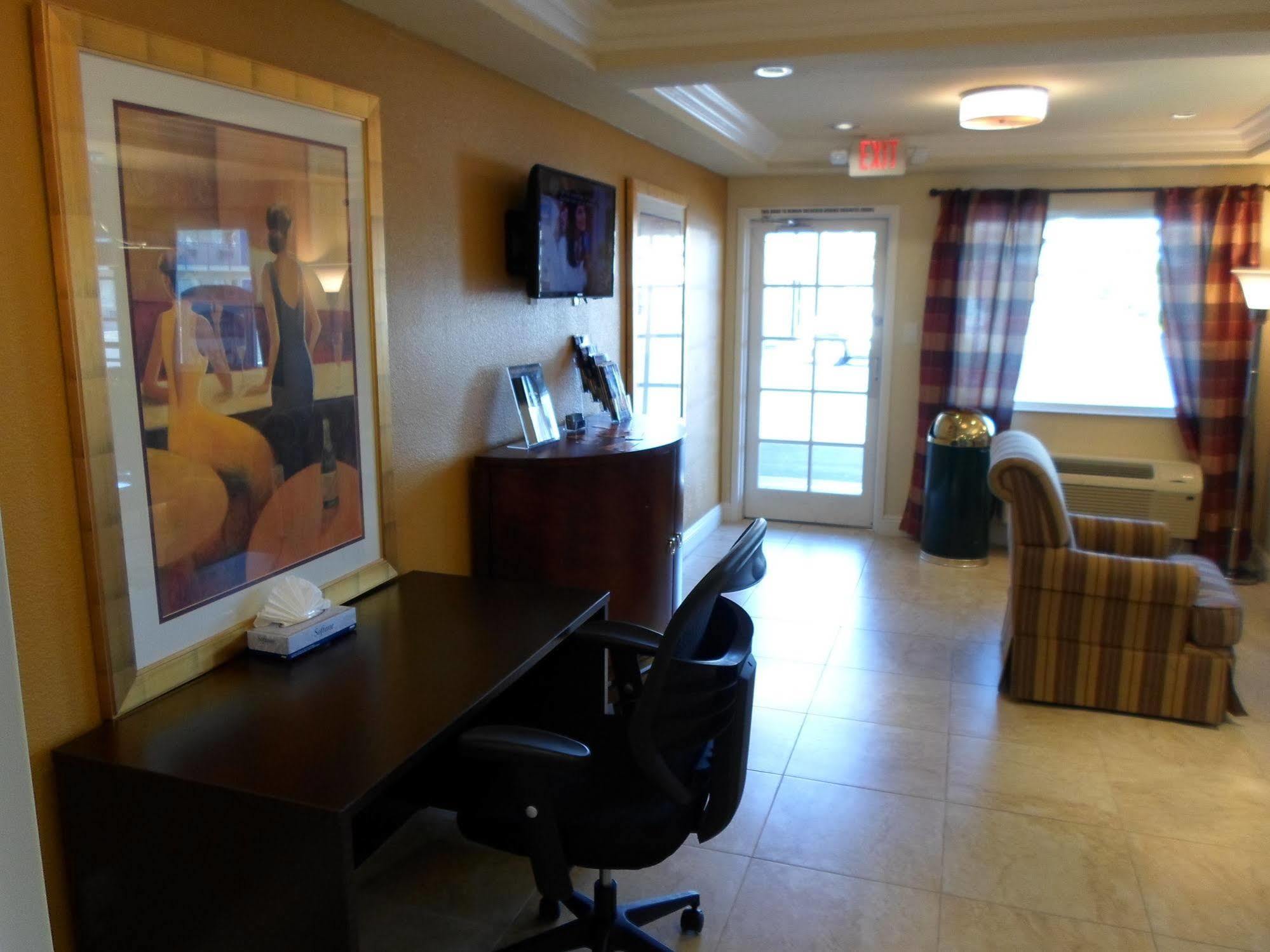 Howard Johnson By Wyndham Las Vegas Near The Strip Εξωτερικό φωτογραφία