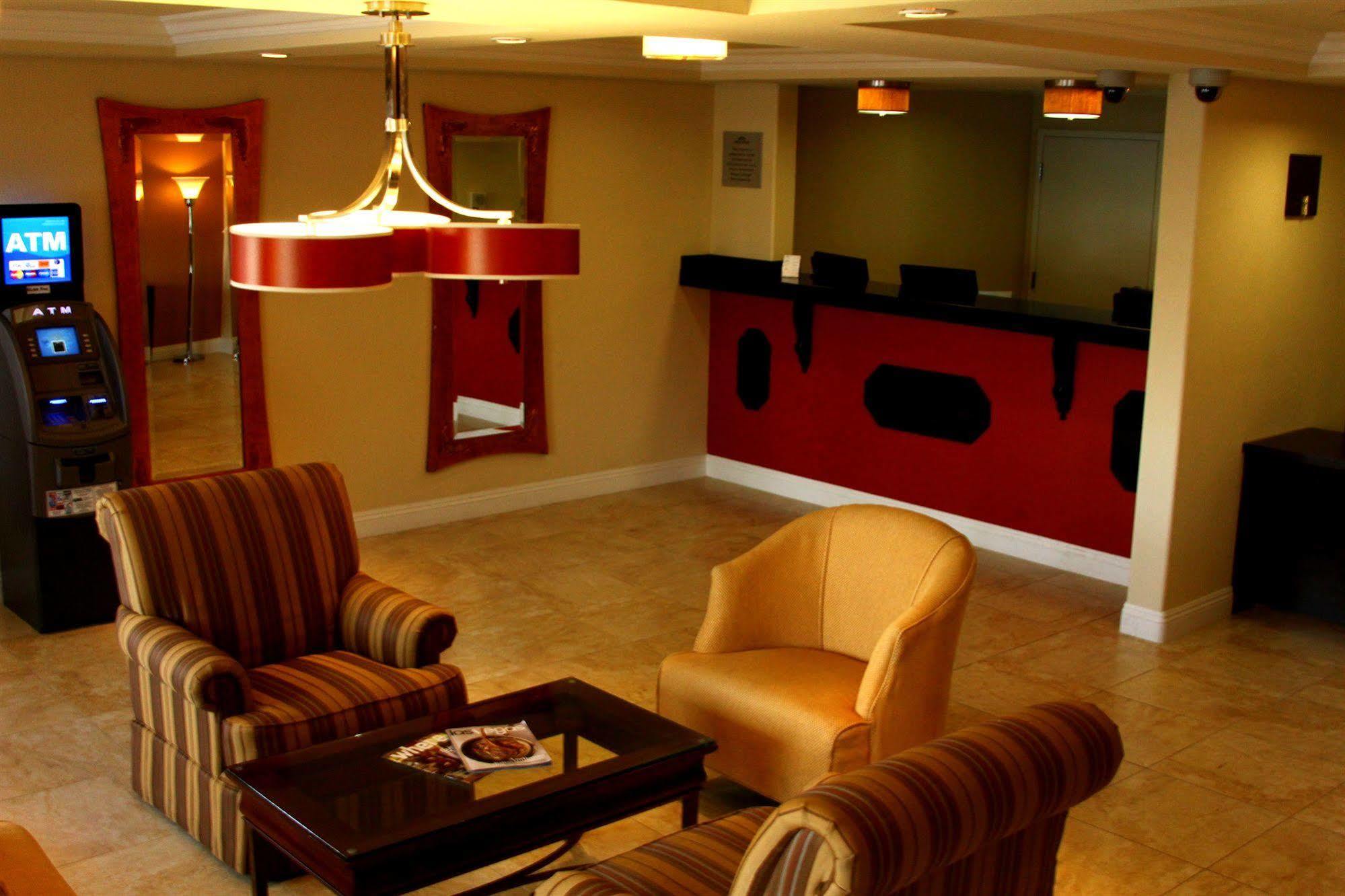 Howard Johnson By Wyndham Las Vegas Near The Strip Εξωτερικό φωτογραφία