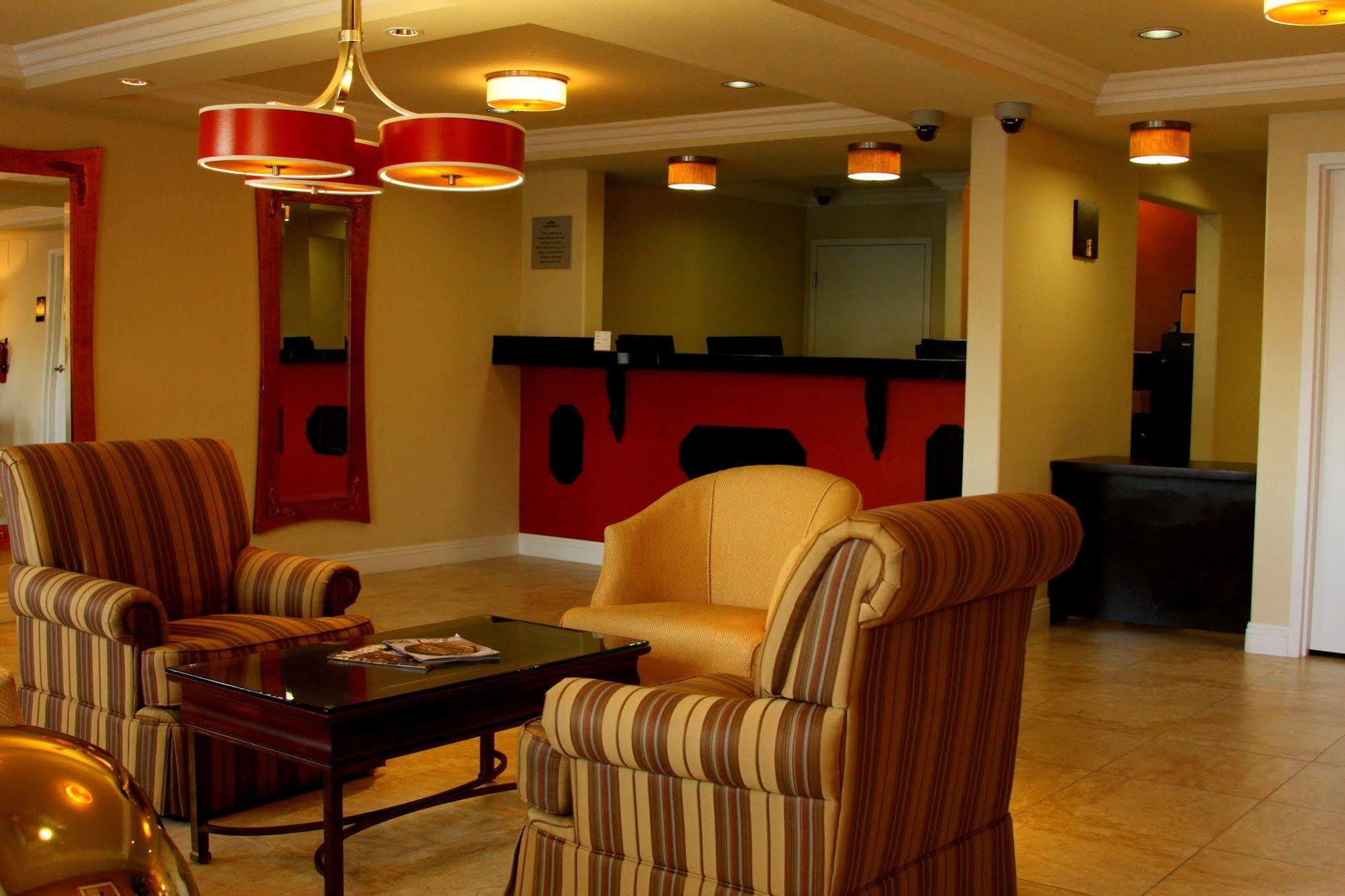 Howard Johnson By Wyndham Las Vegas Near The Strip Εξωτερικό φωτογραφία